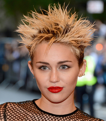 Miley cyrus spuiten