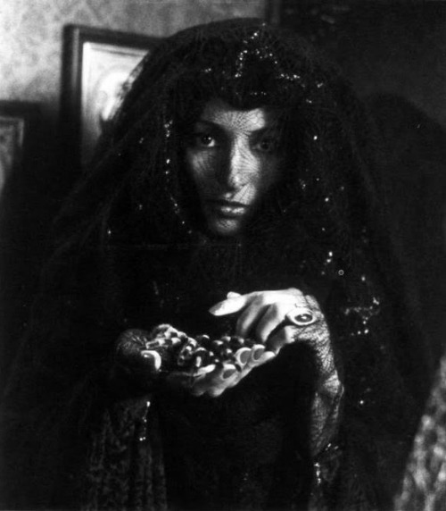 fuckyeahsavagesistas:Pam Grier as The Dust Witchin SOMETHING...