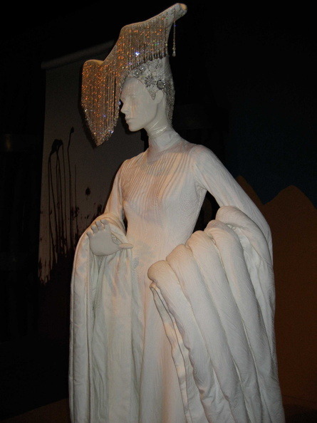 costumeloverz71:Sister Evelyn (Justine Waddell) White dress.....