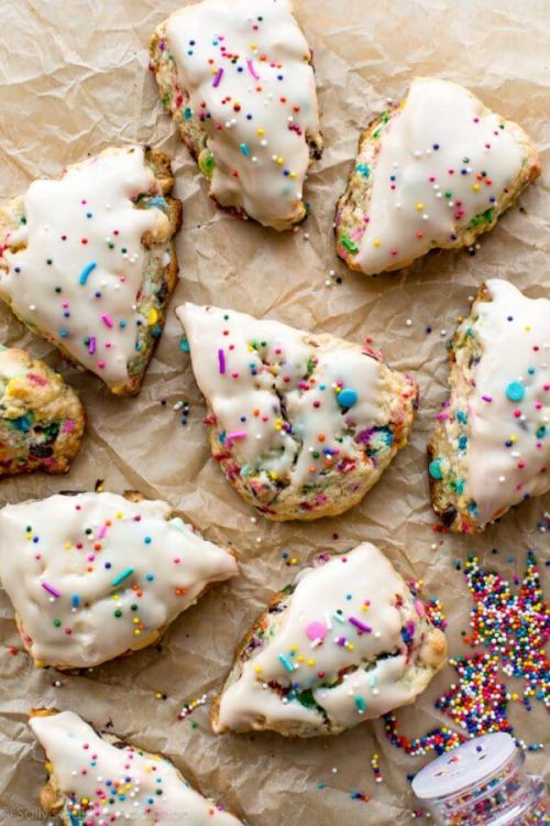 sweetoothgirl:Funfetti Chip Scones