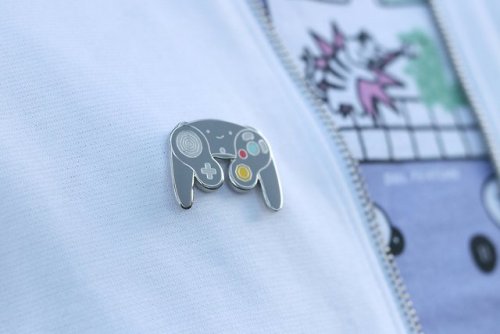 retrogamingblog:Kawaii Nintendo System Pins made by Laura...