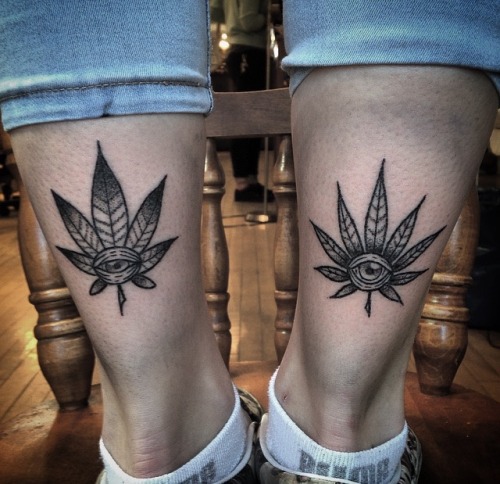 belladonnahurricane:Handpoked those rad sativa and indica...