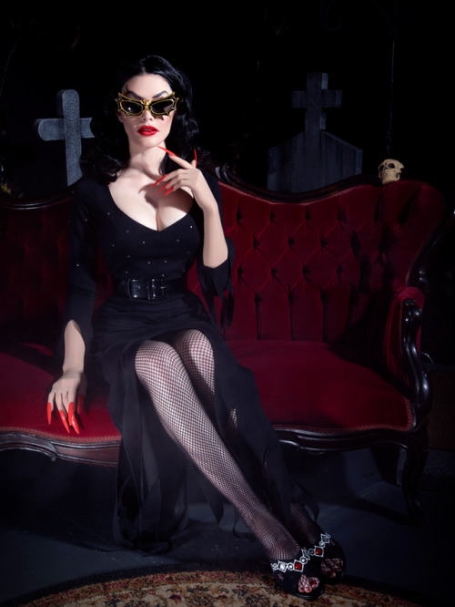 spookyfoxfashion:Vampira Inspired Clothing by La Femme En...