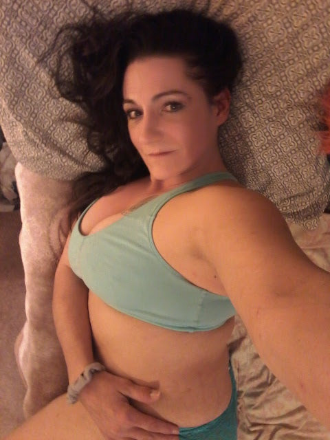 bikenyogi:badbitchnikki247:Plz help me achieve a personal goal. I’m going for 1,000 reblogs...