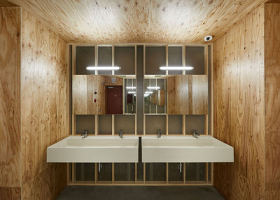 °C Capsule Hotel / Schemata Architects