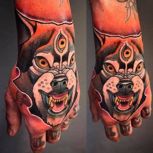 By Moay, done at 48920 Tattoo Shop, Portugalete.... moay;animal;facebook;twitter;wolf;medium size;hand;new school
