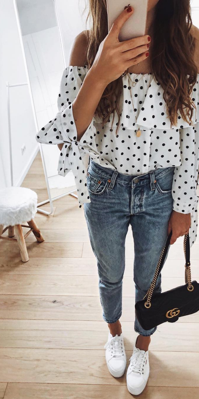 60+ Amazing Spring Outfit Ideas to Feel In Love With - latest trends, nice outfits, #Pretty, #Streetwear Happy Sunday ihr Lieben , dots , polkadots , offshoulderblouse , momjeans , outfit , dailylook , dailyoutfit , spring , summervibes 