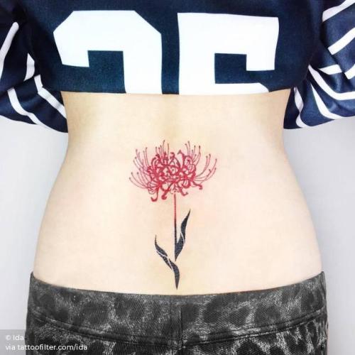 By Ida, done in Seoul. http://ttoo.co/p/30133 flower;big;ida;lower back;facebook;nature;twitter;red spider lily;illustrative