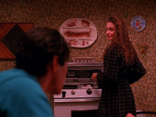 twilightly:Twin Peaks S01E06: Cooper’s Dreams (1990)