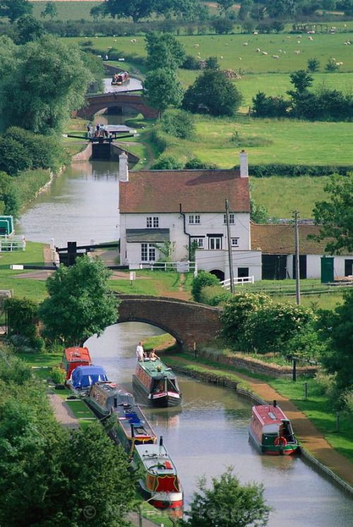 thequeensenglish:Oxford Canal at Napton Locks, Warwickshire,...