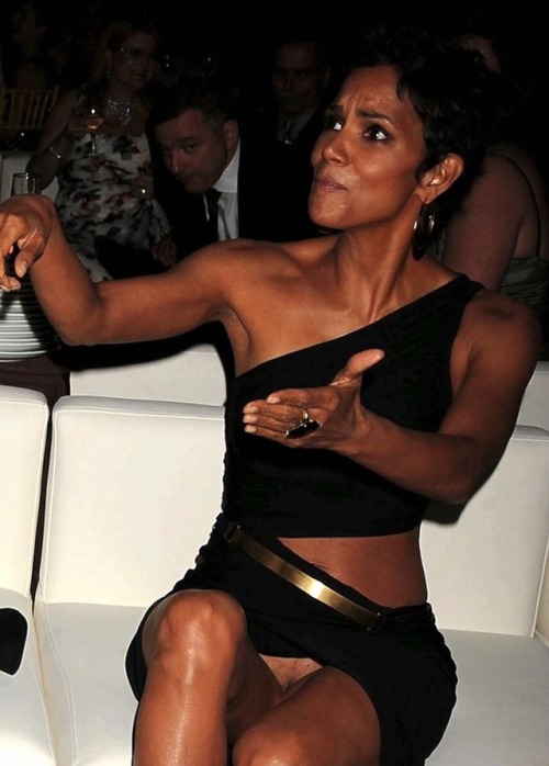 celebgoodies:Halle Berryhttps://celebgoodies.tumblr.com