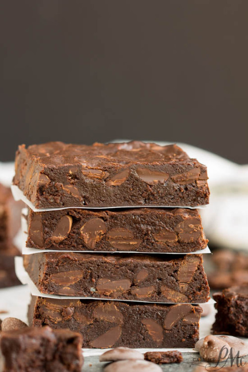 foodffs:Adult Favorite Thick Gooey BrowniesReally nice...