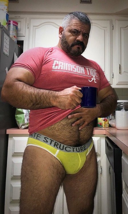 hairluver1:Woof!!!DILF!!!