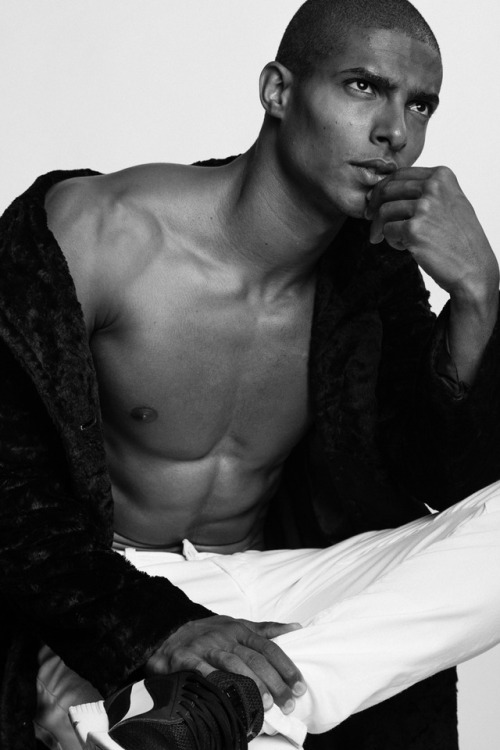 clipperzipper:dominicanblackboy:bambam62:Kadu Soares by Jeff...