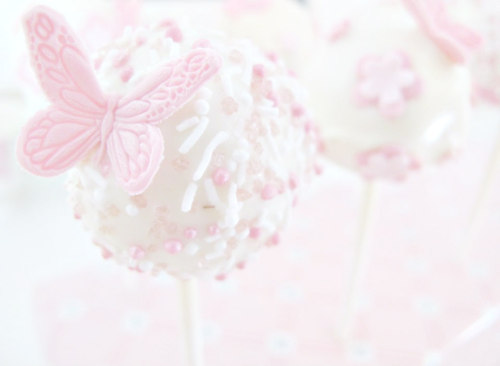 sapphicshimmers:Butterfly Cake Pops by Rainbows and Butterflies...