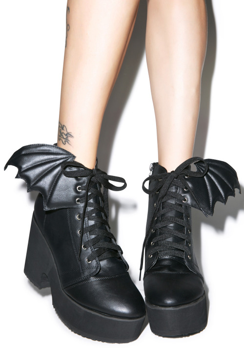 blvckery:bat wing platform boots