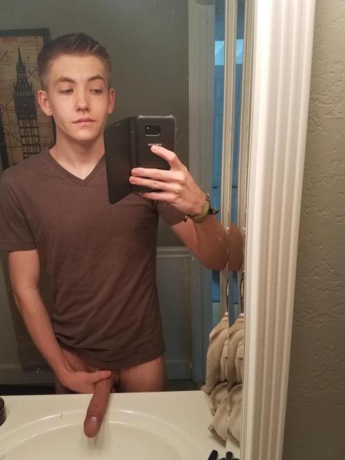 fickkolben:C (21) | Straight | U.S.More of him here.