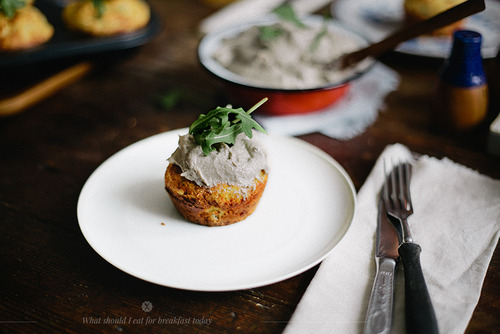 popovers with mushroom spread and rucola