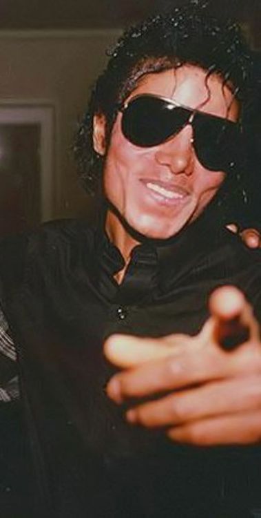 Hey you, yes you, little moonwalker, you are funny!