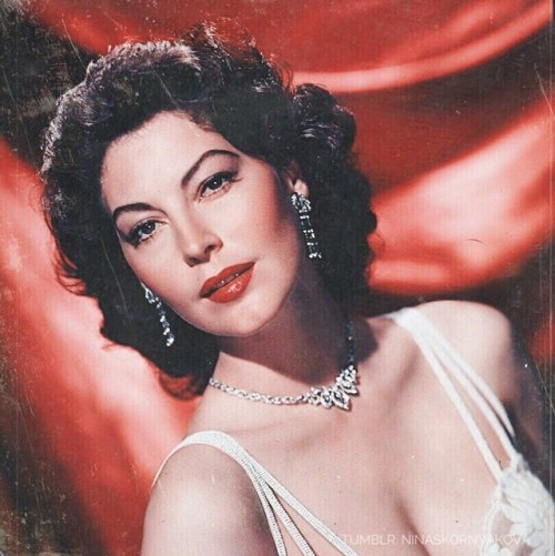 ninaskornyakova:Old Hollywood beauty. Part 1.