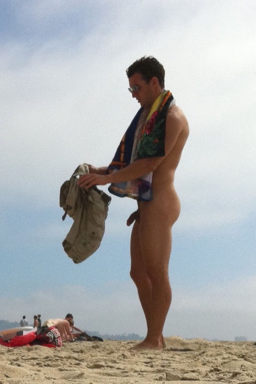 Sex nude on the beach