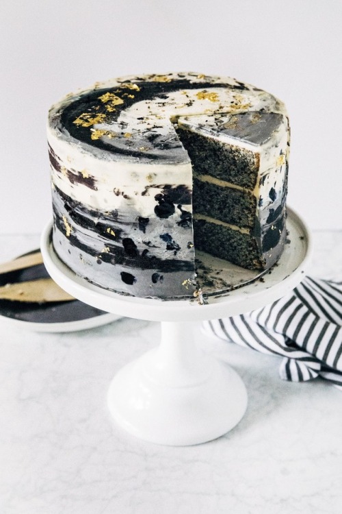 sweetoothgirl:bomb cyclone black sesame cakeLooks nice,...