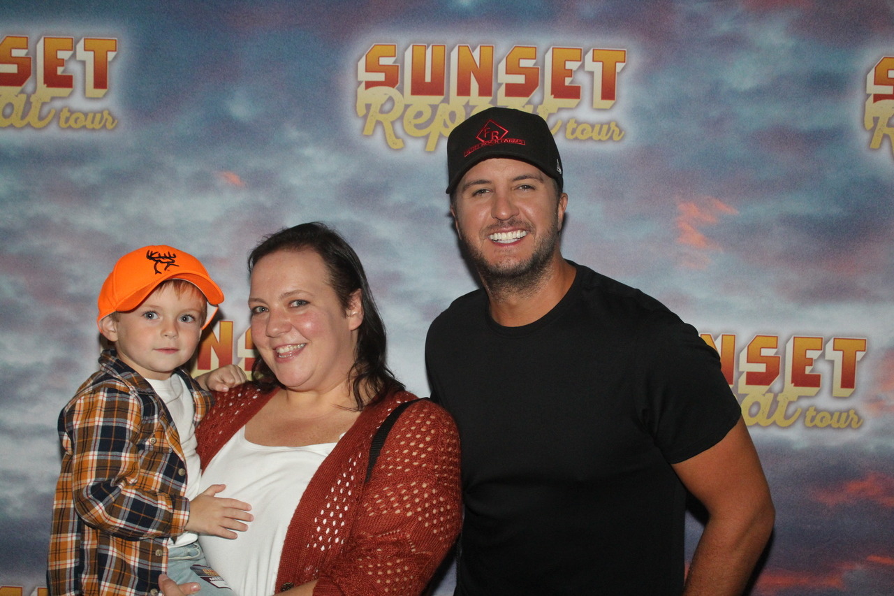  Luke Bryan and Jon Langston Tickets, Meet & Greet...