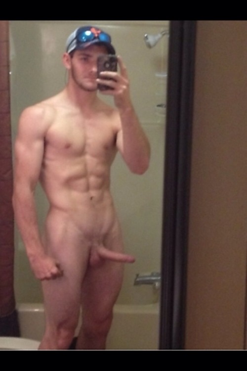 txcwbysexy:Nothing like a sexy ass hell country boy to get you...