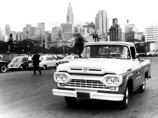 ford f100 saia e blusa