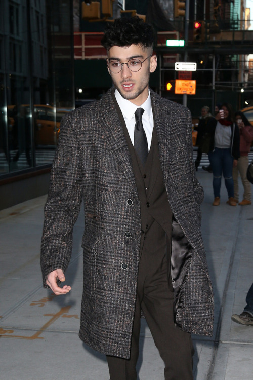 keepingupwithzayn:Zayn leaving his apartment on January 24,...