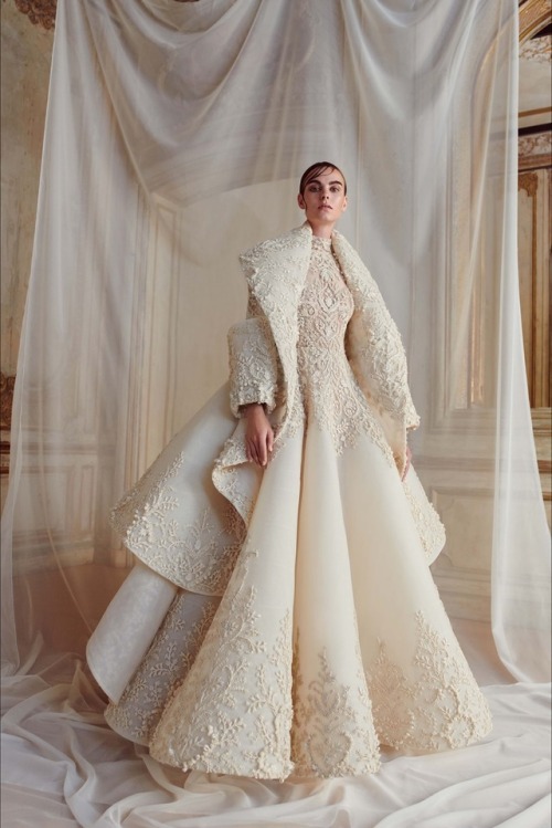 attackoftheclothes:Ceremonial Gown & Robe for Marasiah Fel...