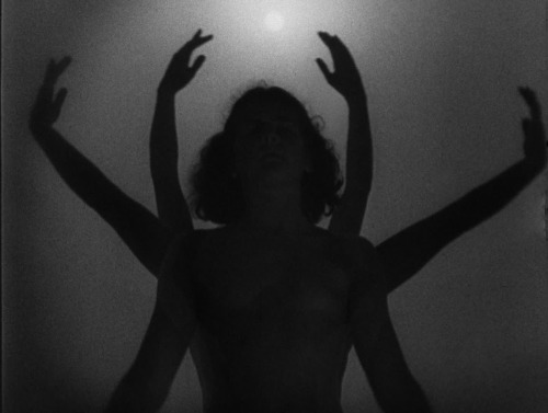 ozu-teapot:Isadora Duncan, the Biggest Dancer in the World |...