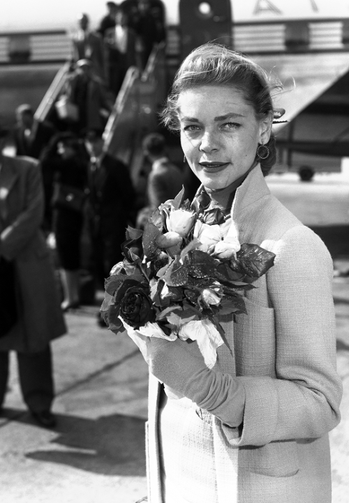 dakjohnsons:Lauren Bacall arriving at an airport in London,...