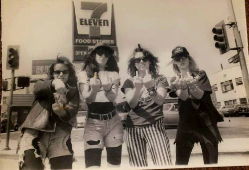 grungebook:L7, Hollywood, 1989