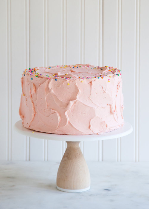 sweetoothgirl:Fluffy White Cake with Swiss Meringue...