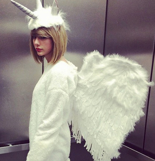 ciwyw2:Taylor, simultaneously loving and hating Halloween.