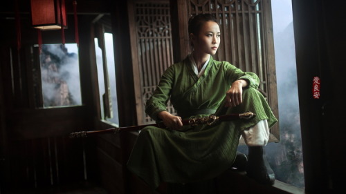 hanfugallery:Traditional Chinese hanfu. Artistic photography...