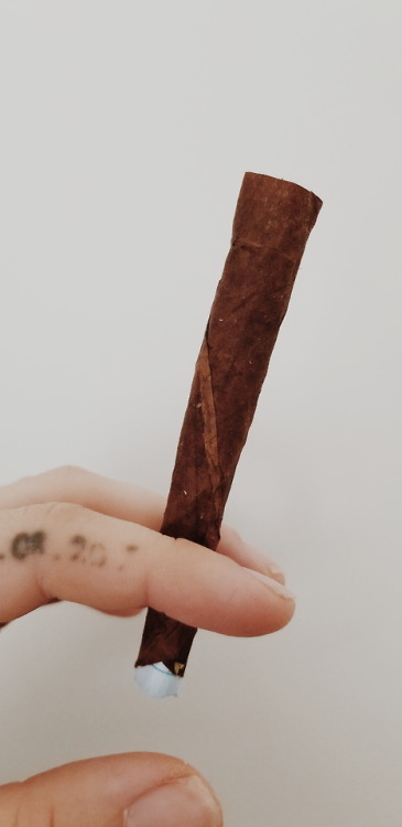 kushcaptaiin:Another blunt.