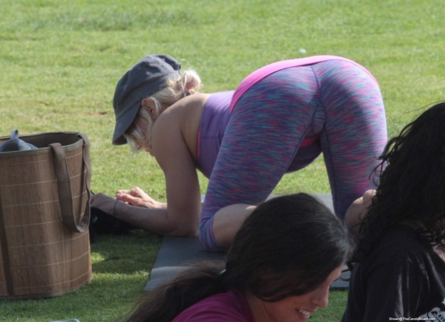 Sexy yoga pants in public
