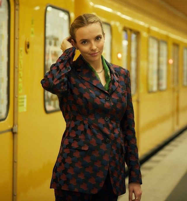 villanelle wedding outfit