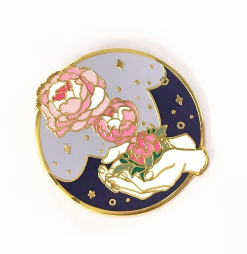 mochipanko:updates on pins! My new supplier just sent me pics...