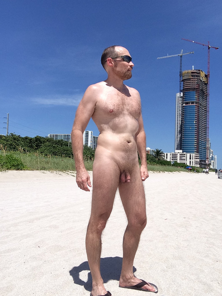 blkfshcrk-naturist:
â€œThank you for your submission! Looks like a beautiful day at Haulover Beach!
â€