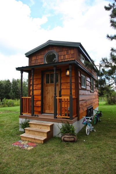 tinyhousedarling:<br /><br />Tiny House for a Family of Four<br />