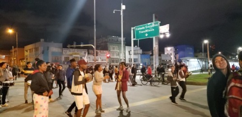 DILAN NO MURIO, LE MATO EL ESTADO No bajé a las protestas colombianas, sólo apoyendolas en silencio desde casa. Por una parte...