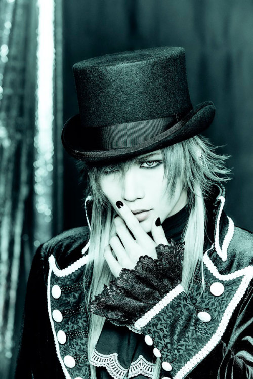 visualness:- キズ (Kizu) new look -