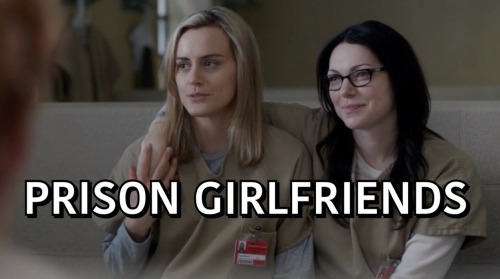 darlingvause:just girlfriends doing their thing