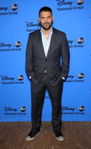 raye1447: Guillermo Diaz at the 2013 TCAs | Scandal Moments