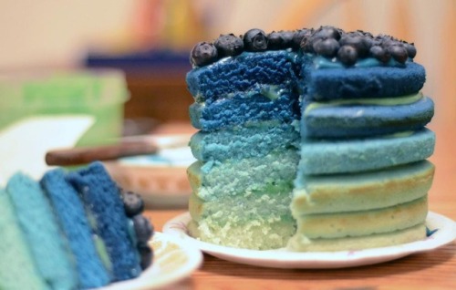 everybody-loves-to-eat:ombre stack of pancakes(source)