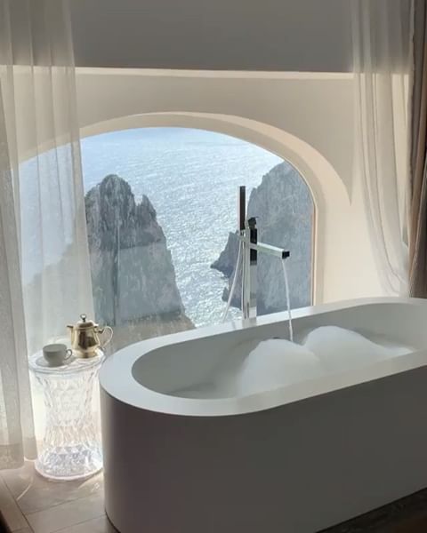 roseoilz:  capri, italy @restless.arch on IG        View this post on Instagram            A post shared by ʀᴇsᴛʟᴇss ᴀʀᴄʜɪᴛᴇᴄᴛᴜʀᴇ (@restless.arch) on Oct 19, 2018 at 12:22pm PDT 