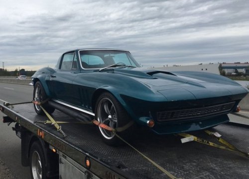 racecarjoe:Classic corvette impounded for speeding in Canada,...